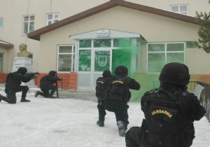 Universiade 2011'e Jandarma Koruması